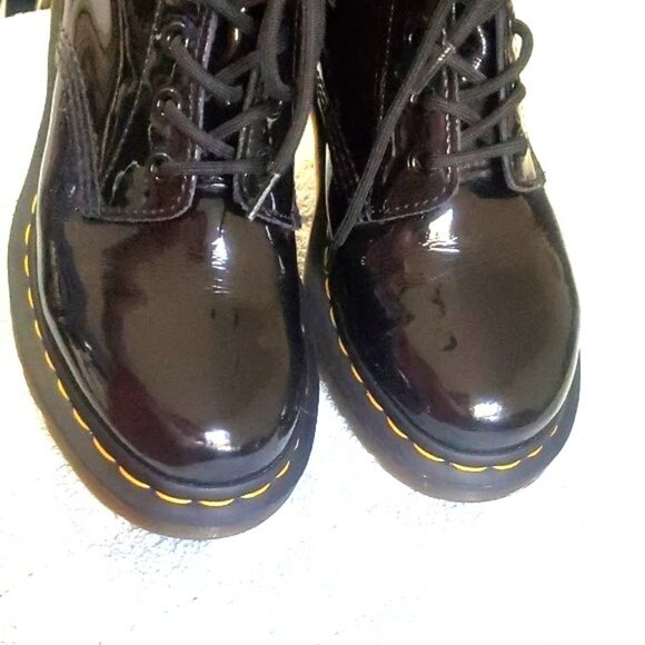 Dr. Martens Shiny Black Boots Leather Lace Up Doc Combat Boots Size 9 - Picture 2 of 16
